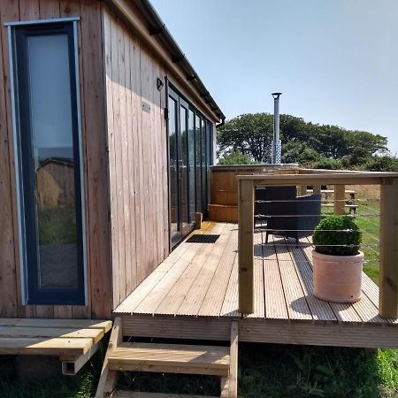 Cleeves Cabins Ailsa Luxury Lodge With Hot Tub Dalry  Dış mekan fotoğraf