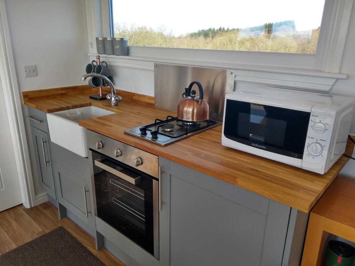 Cleeves Cabins Ailsa Luxury Lodge With Hot Tub Dalry  Dış mekan fotoğraf