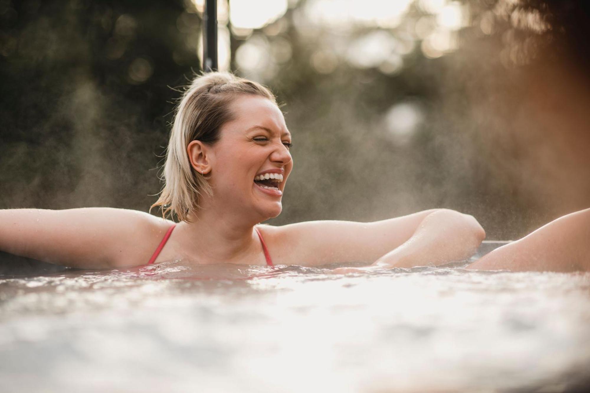 Cleeves Cabins Ailsa Luxury Lodge With Hot Tub Dalry  Dış mekan fotoğraf